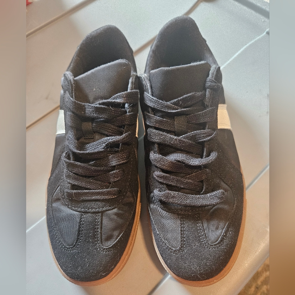 Black Cushionare Shoes